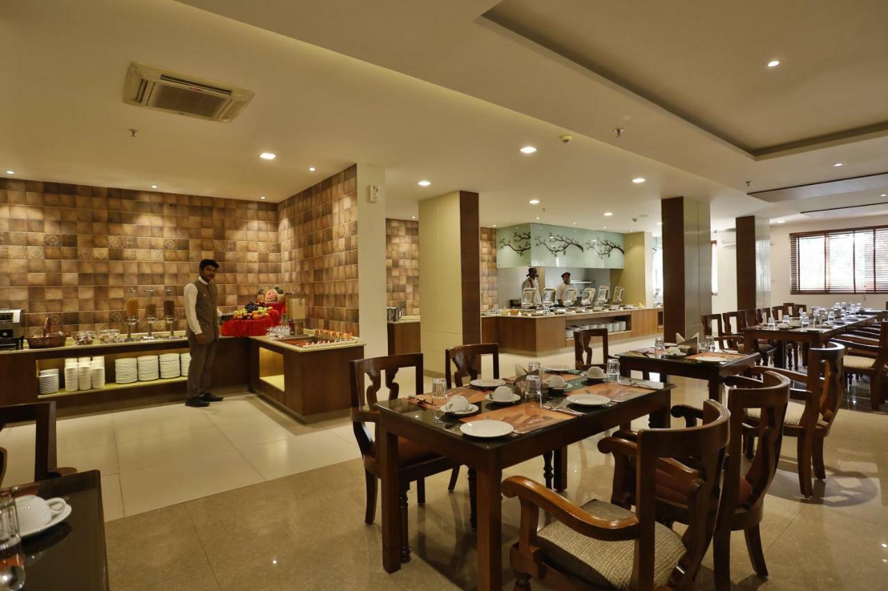 Hotel Sterling Thekkady Esterno foto