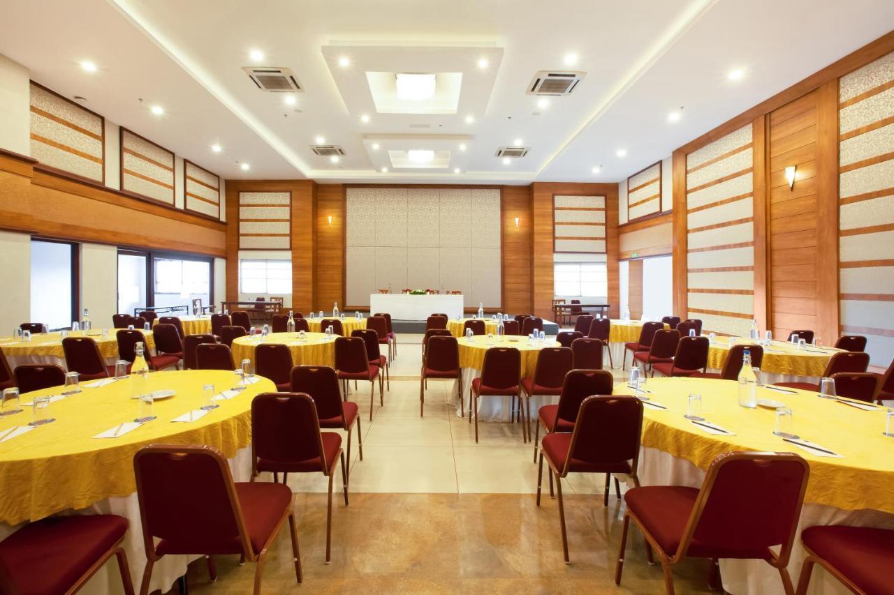 Hotel Sterling Thekkady Esterno foto